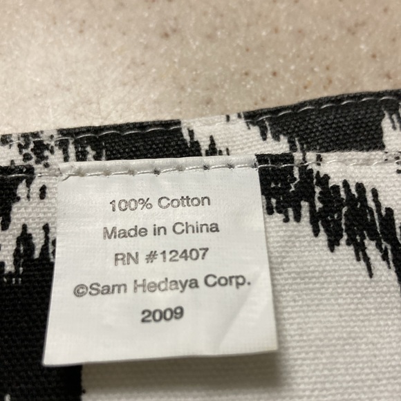 Sam Hedaya Set of Four Placemats 19 x 12.5 - Picture 3 of 4